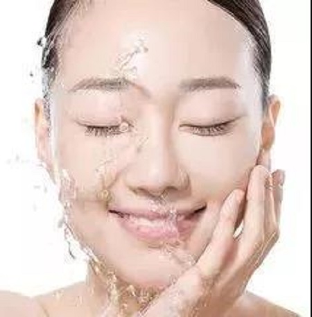 自拍3小時=暴曬1小時？自拍也會加速衰老！