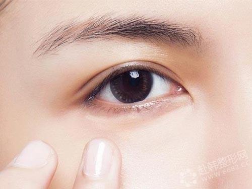 昆明玻尿酸填充淚溝的價(jià)格是多少？